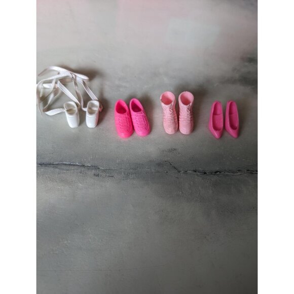 Lot of Vintage Barbie Shoes - Picture 2 of 4